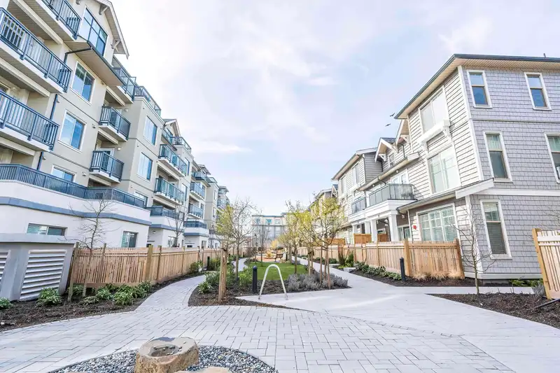 B409 20487 65 AVENUE - photo 1 of 1