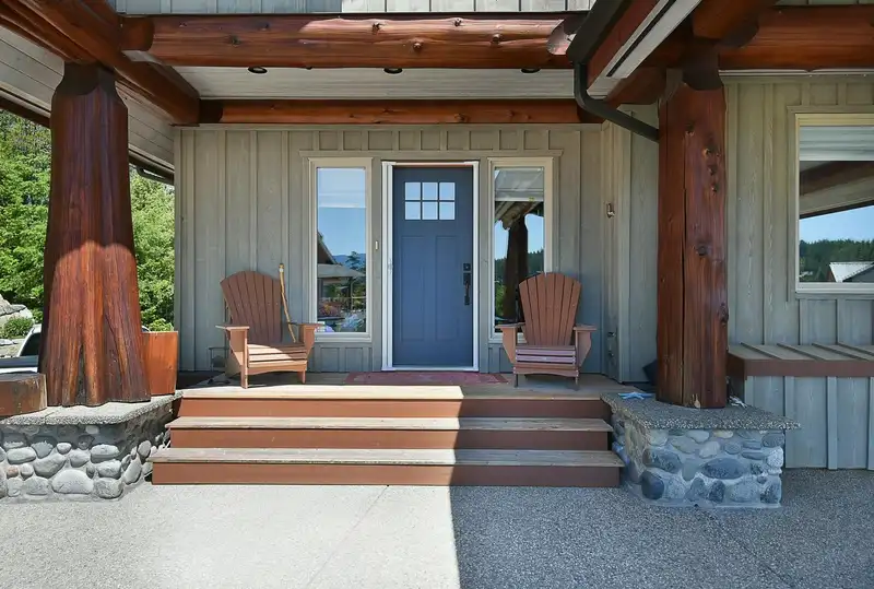 18 4622 SINCLAIR BAY ROAD - photo 3 of 39