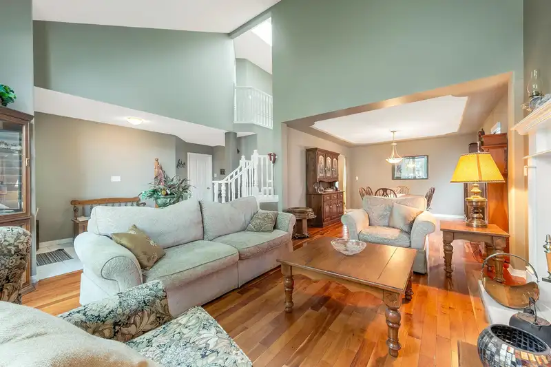 20481 97A AVENUE - photo 4 of 33