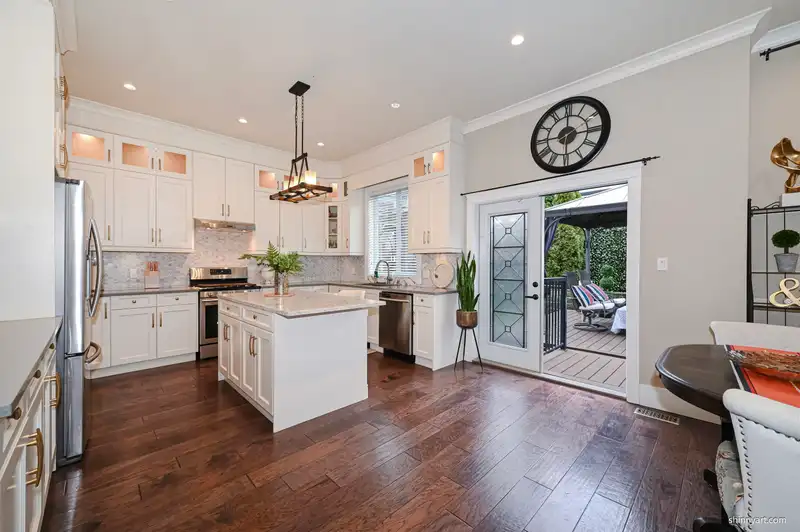 20930 81 AVENUE - photo 4 of 32