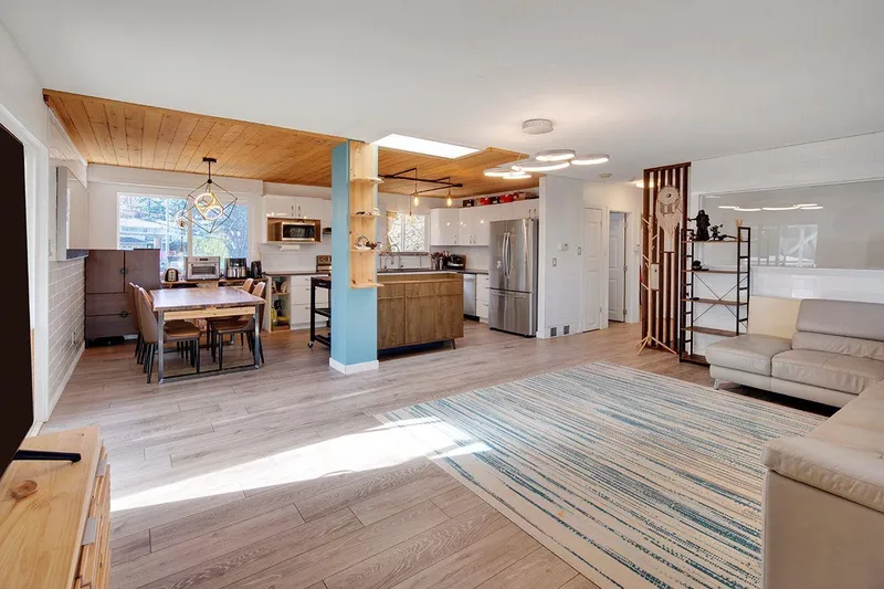 2132 ANITA DRIVE - photo 4 of 25