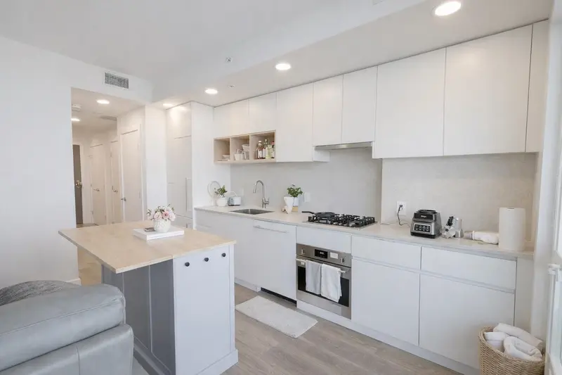 1003 4433 ALASKA STREET - photo 3 of 13