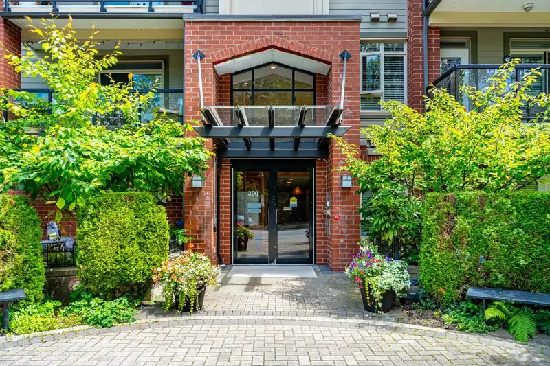 103 200 CAPILANO ROAD - photo 1 of 32