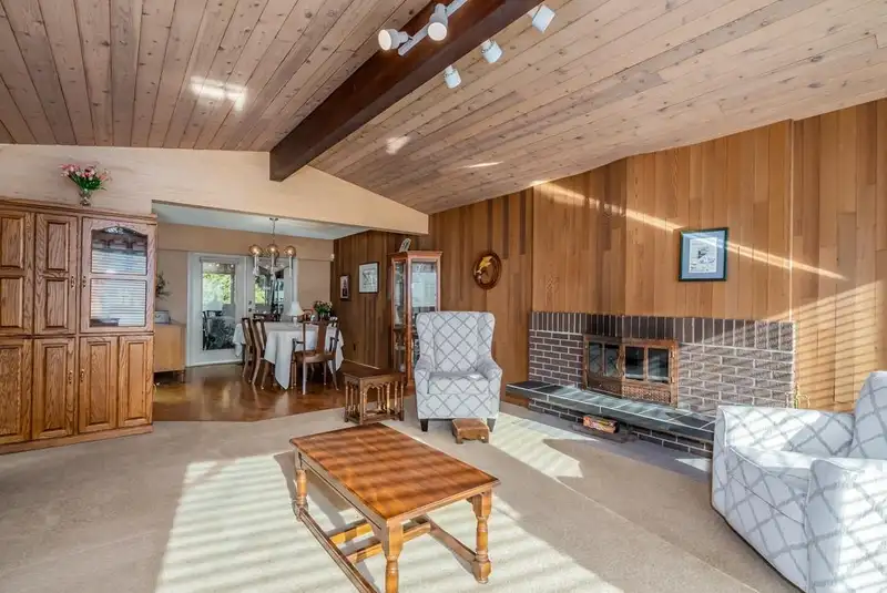 11073 LYON ROAD - photo 4 of 40