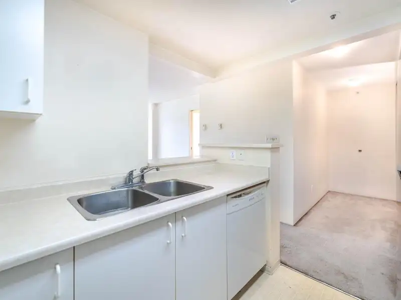 408 55 TENTH STREET - photo 4 of 21