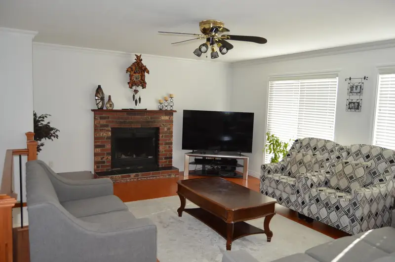 11275 72 AVENUE - photo 4 of 24