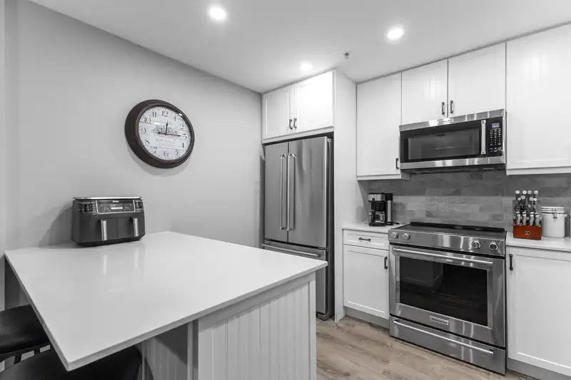 314 12110 80 AVENUE - photo 2 of 28