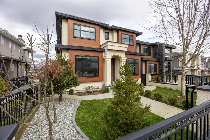 5001 DOVER STREET - photo 2 of 25