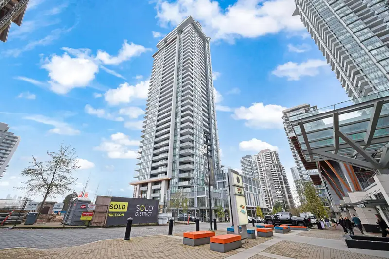 507 2085 SKYLINE COURT - photo 2 of 25