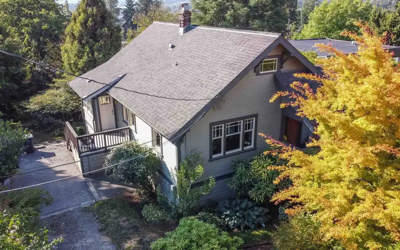 746 ALDERSON AVENUE - photo 2 of 36