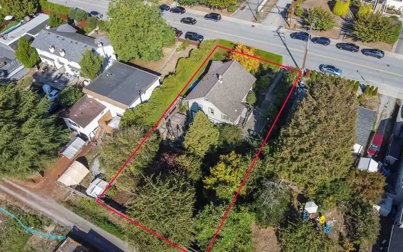746 ALDERSON AVENUE - photo 3 of 36