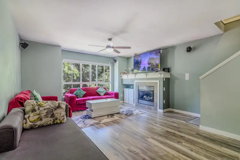 27 12738 66 AVENUE - photo 2 of 19