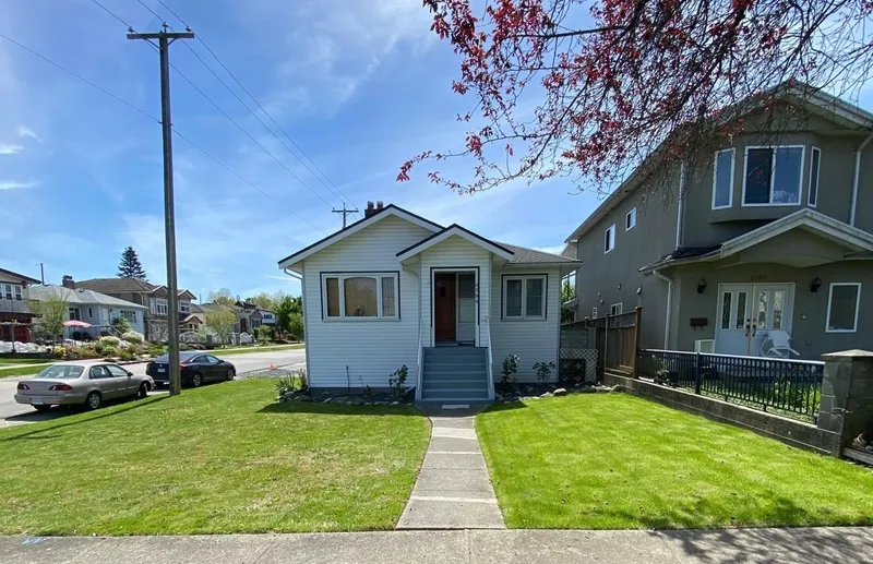 2790 WILLIAM STREET - photo 1 of 5