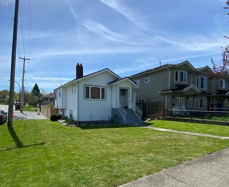 2790 WILLIAM STREET - photo 2 of 5