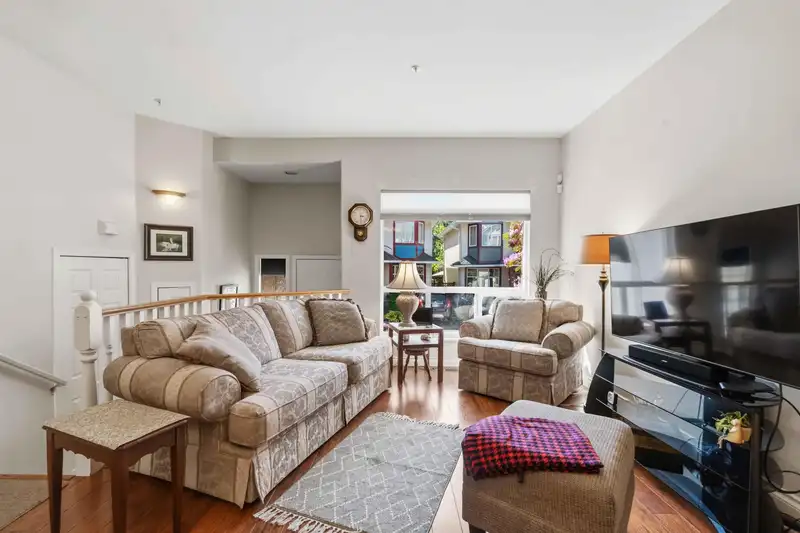 7 2125 CLARKE STREET - photo 4 of 24