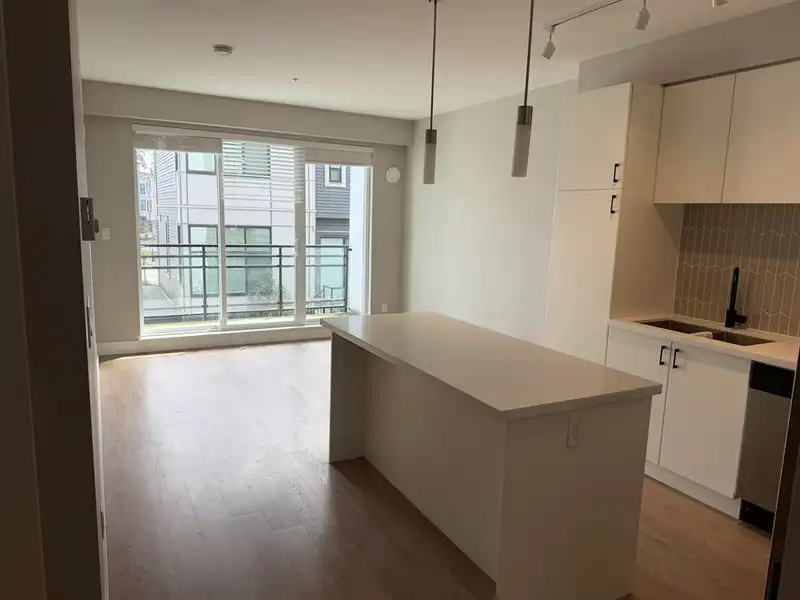 B302 20838 78B AVENUE - photo 2 of 3