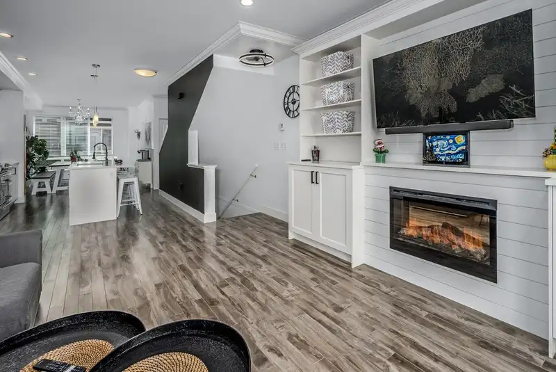 65 3039 156 STREET - photo 2 of 40