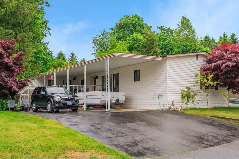 27 27111 0 AVENUE - photo 3 of 35