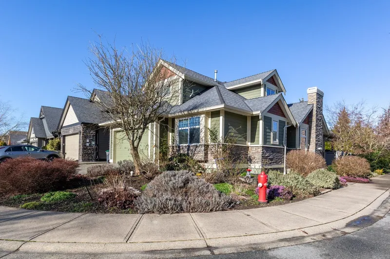 19667 72A AVENUE - photo 3 of 25