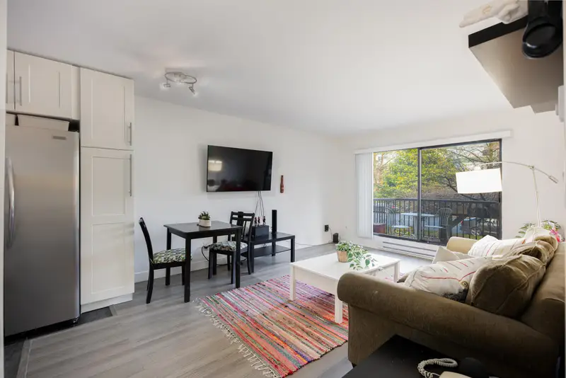 215 251 W 4TH STREET - photo 4 of 25