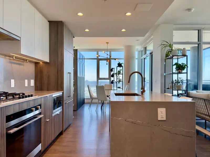 1004 505 NELSON STREET - photo 2 of 31