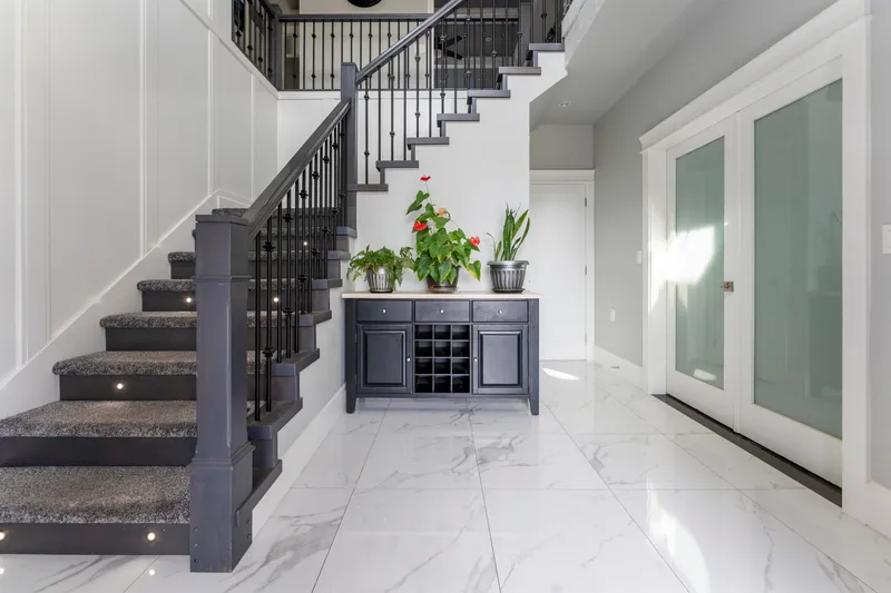 13145 68 AVENUE - photo 3 of 25