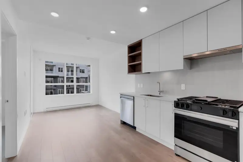 514 723 GROVER AVENUE - photo 2 of 25