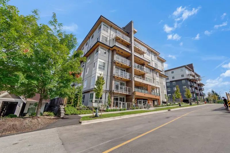 514 723 GROVER AVENUE - photo 3 of 25