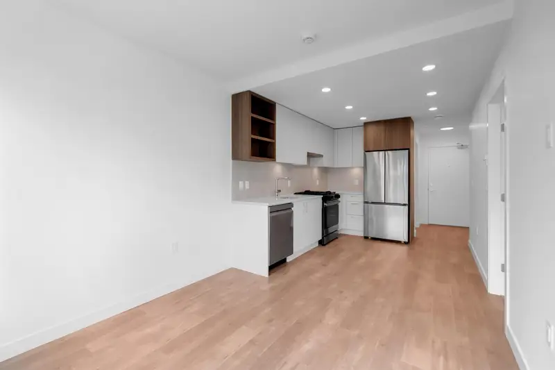 514 723 GROVER AVENUE - photo 4 of 25