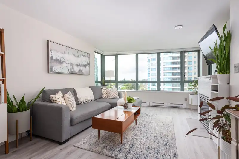 905 6659 SOUTHOAKS CRESCENT - photo 3 of 35