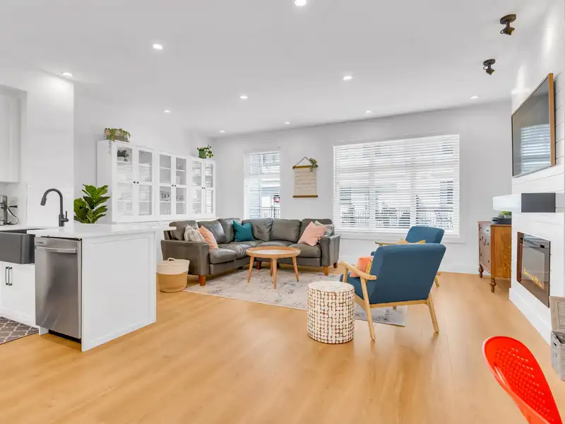 9 16467 23A AVENUE - photo 2 of 19