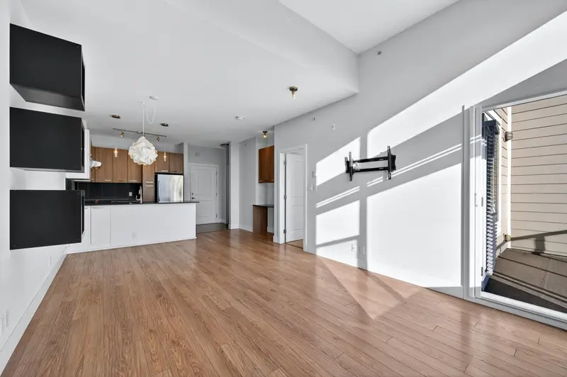 430 15956 86A AVENUE - photo 4 of 25