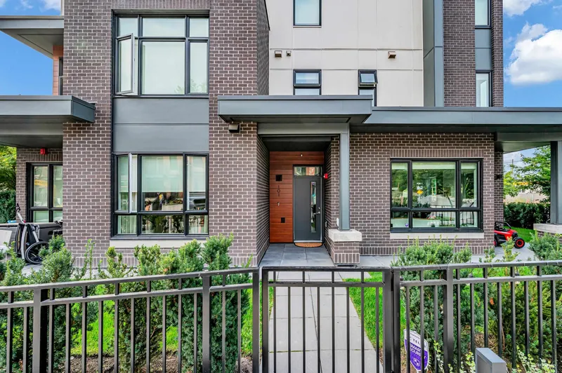 101 2035 GLENAIRE DRIVE - photo 2 of 25