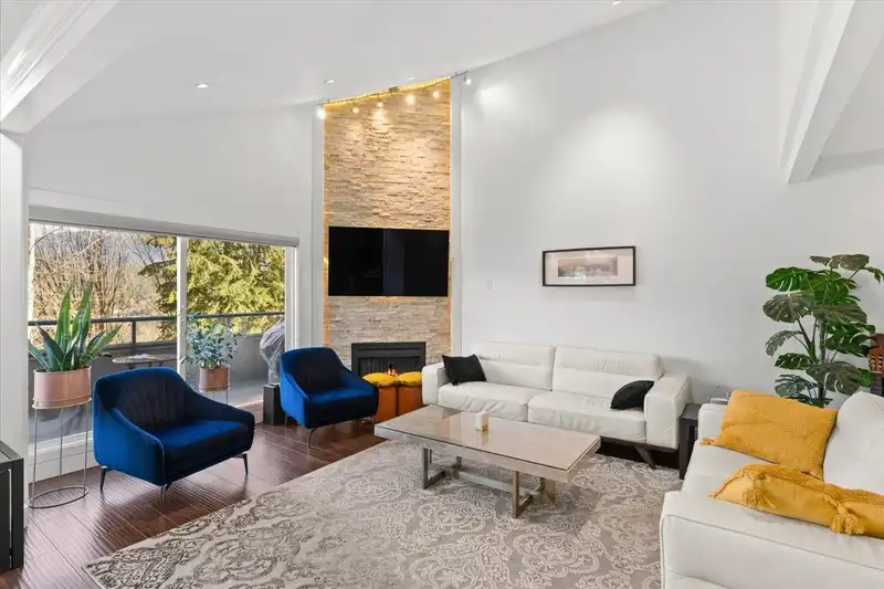 62 SHORELINE CIRCLE - photo 1 of 25
