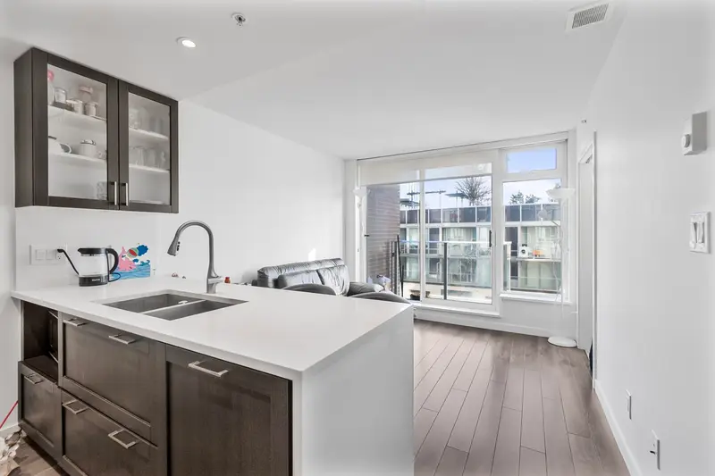 507 5665 BOUNDARY ROAD - photo 3 of 25