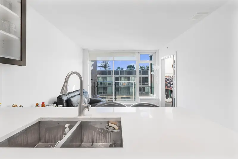 507 5665 BOUNDARY ROAD - photo 4 of 25