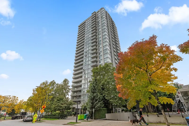 707 2289 YUKON CRESCENT - photo 2 of 25