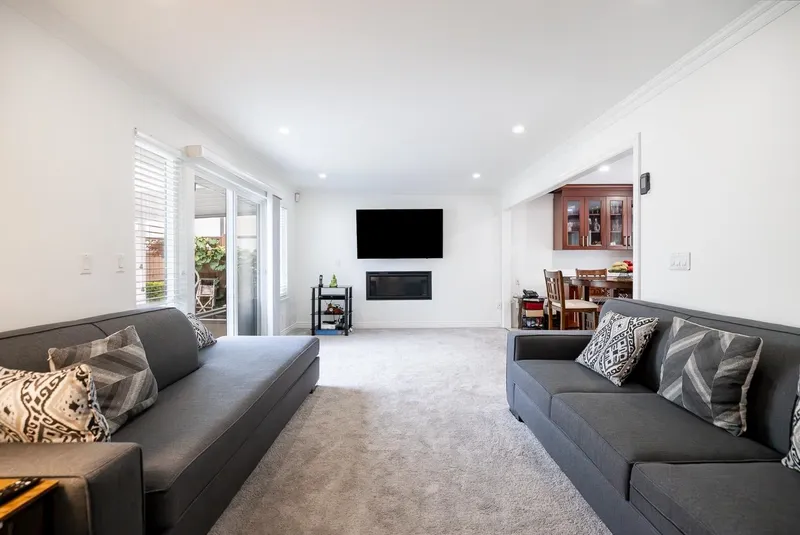 432 RIVERVIEW CRESCENT - photo 2 of 25