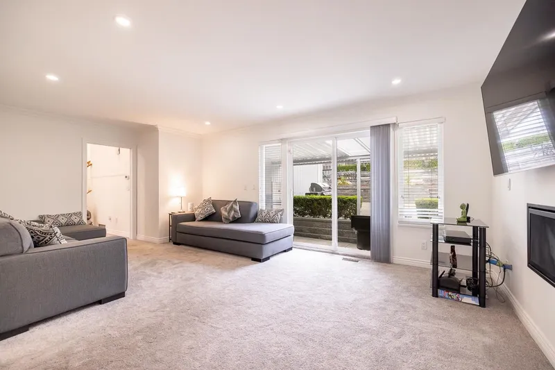 432 RIVERVIEW CRESCENT - photo 4 of 25