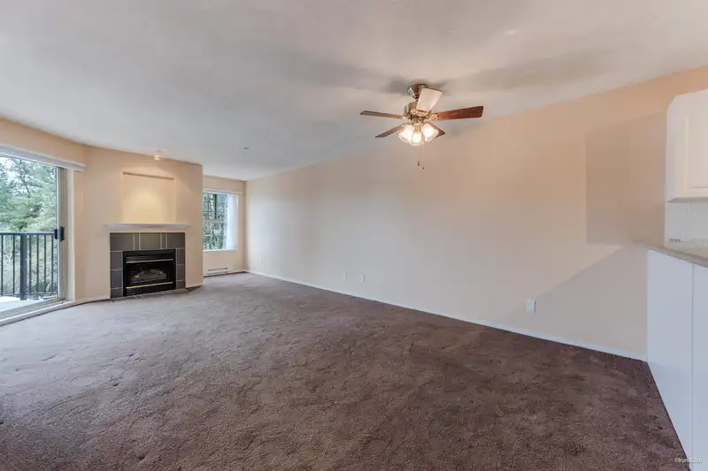 401 214 ELEVENTH STREET - photo 4 of 38
