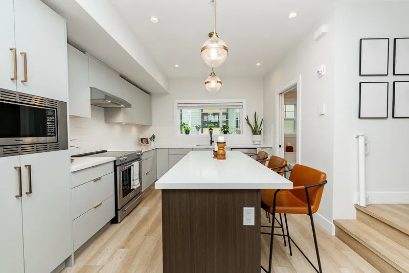 202 80 ELGIN STREET - photo 2 of 25