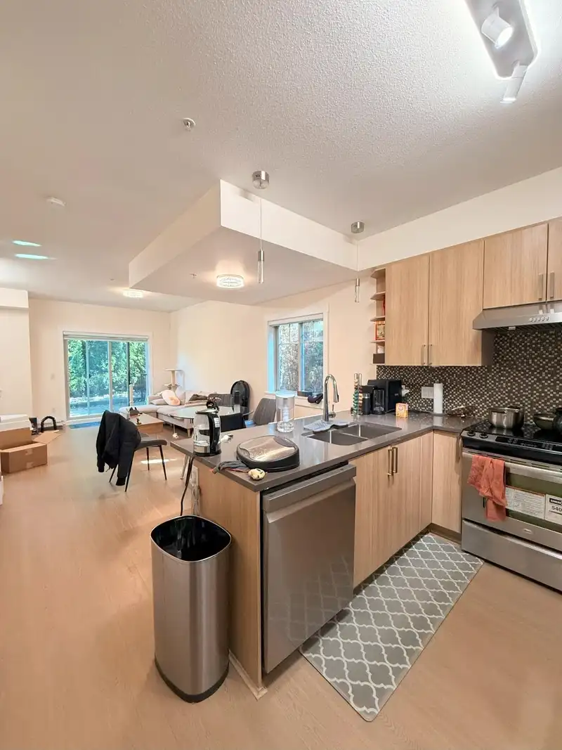 107 7168 STRIDE AVENUE - photo 3 of 17
