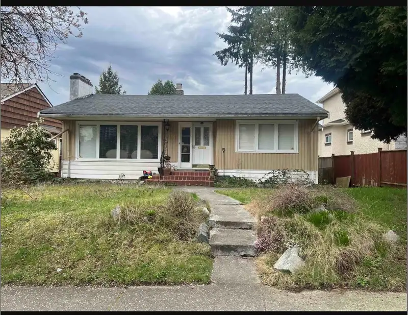 438 W 45TH AVENUE - photo 1 of 1