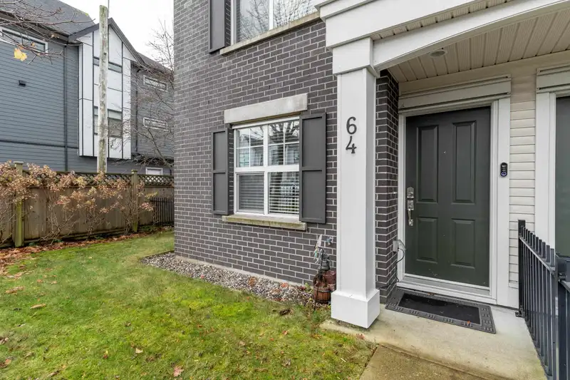 64 2469 164 STREET - photo 3 of 34
