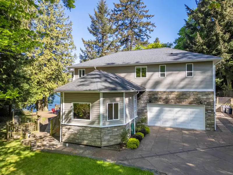 2333 STURDIES BAY ROAD - photo 3 of 40