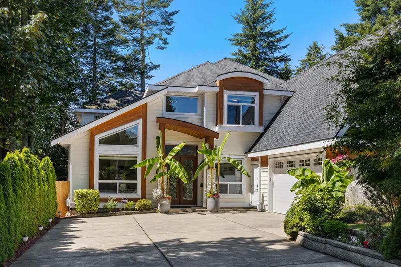 1571 136 STREET - photo 1 of 25