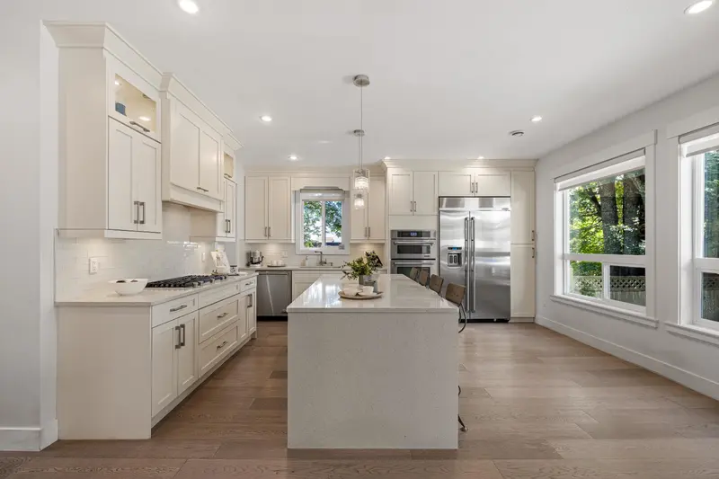 1571 136 STREET - photo 2 of 25