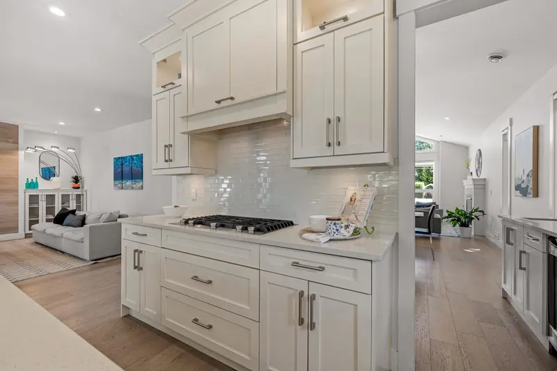 1571 136 STREET - photo 4 of 25