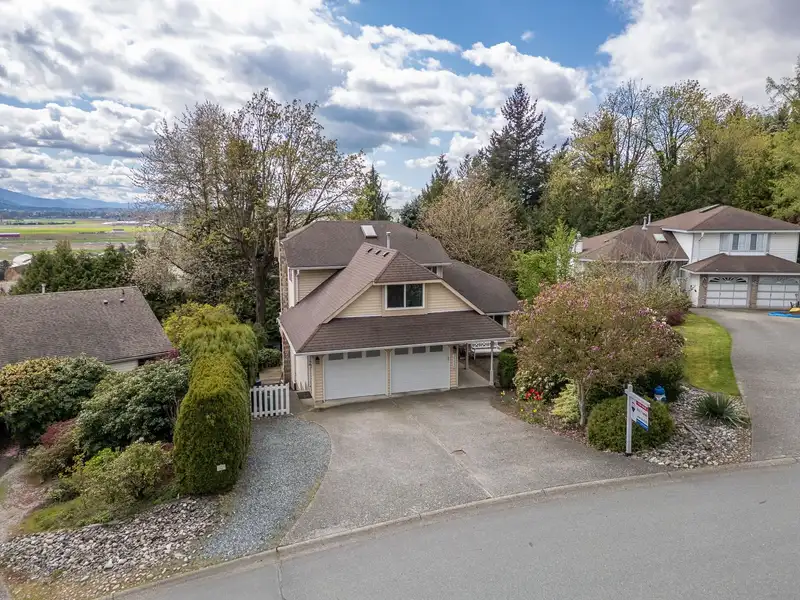 35220 MCCORKELL DRIVE - photo 2 of 40