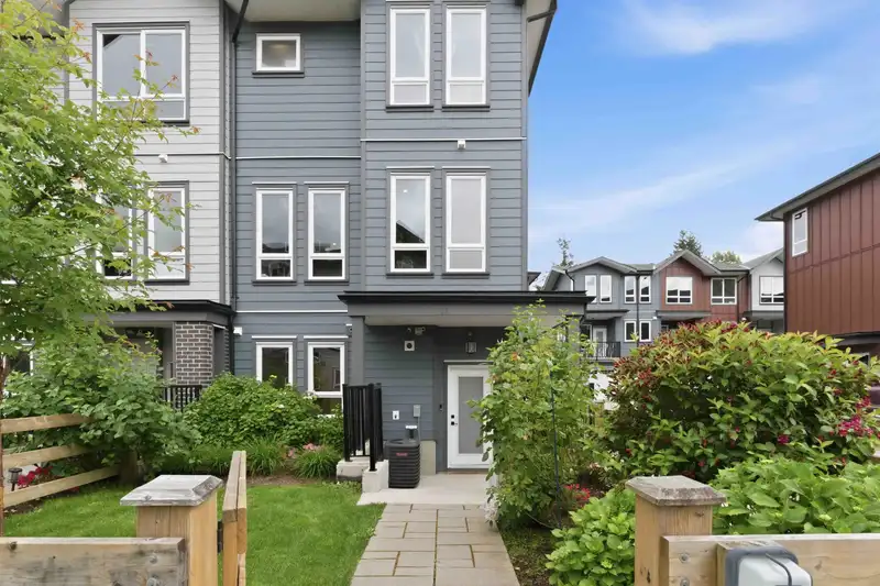 10 11851 232 STREET - photo 3 of 40
